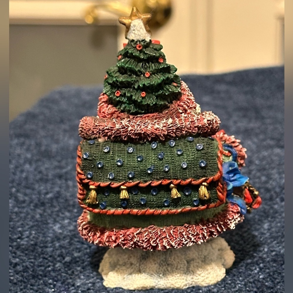 Mini Santa dressed for traveling! Wears a Christmas tree hat! - Picture 3 of 7